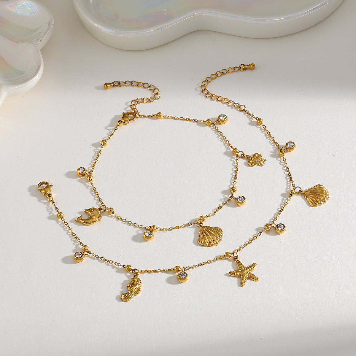 Elegante Lindo Básico Geométrico Estrella De Mar Delfín Acero Inoxidable 304 Chapados En Oro De 18K Circón Cadena Portacables Pulsera Con Múltiples Dijes.