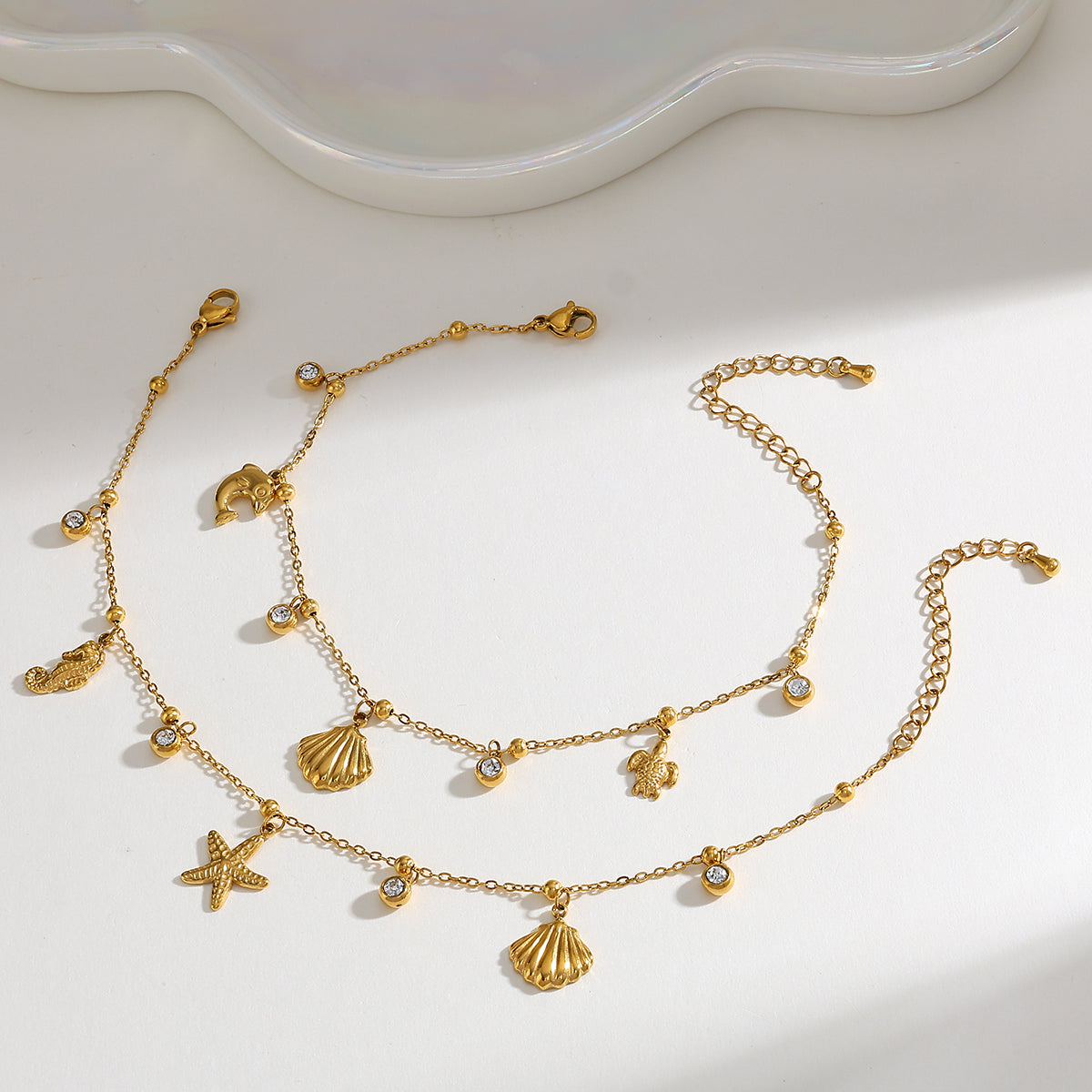 Elegante Lindo Básico Geométrico Estrella De Mar Delfín Acero Inoxidable 304 Chapados En Oro De 18K Circón Cadena Portacables Pulsera Con Múltiples Dijes.