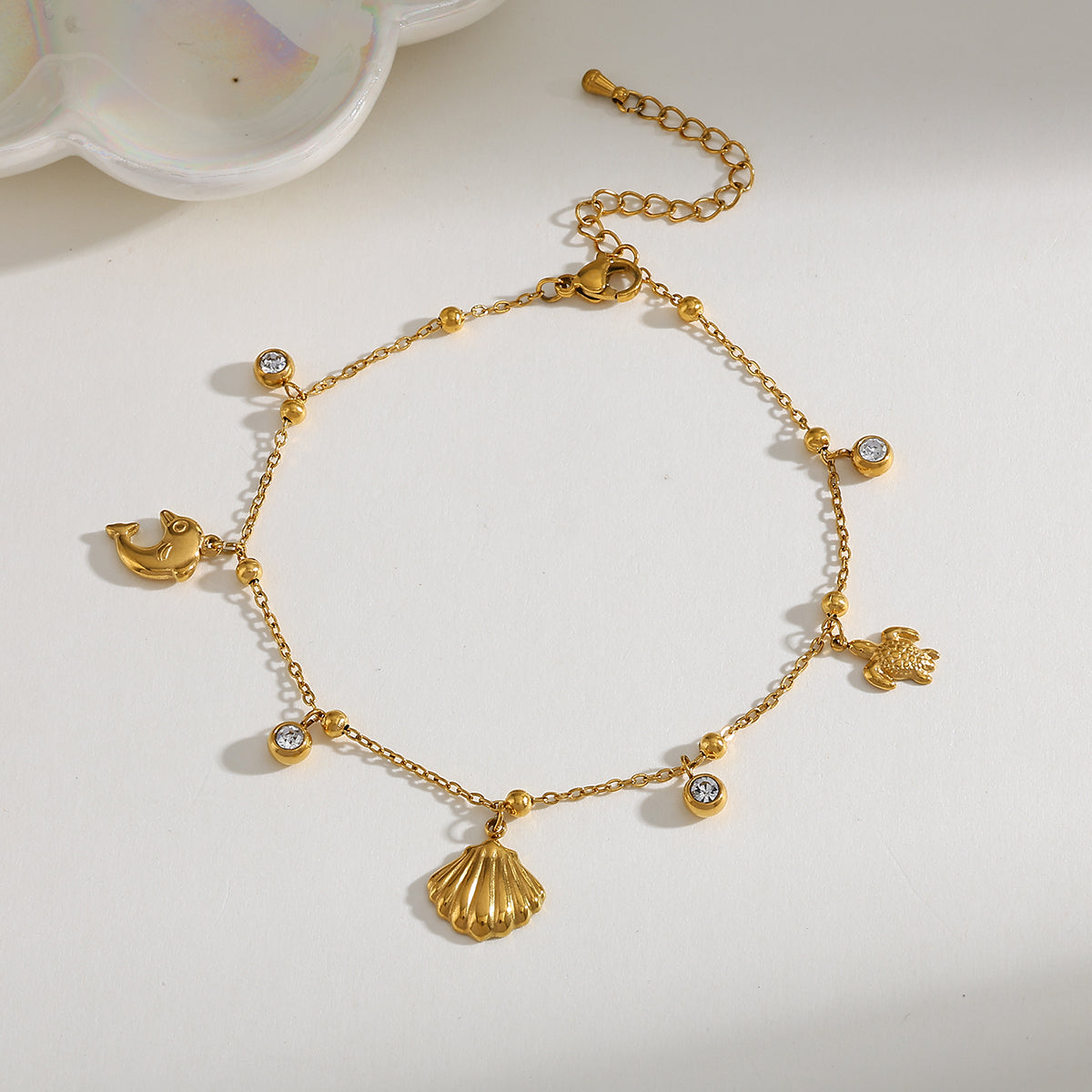 Elegante Lindo Básico Geométrico Estrella De Mar Delfín Acero Inoxidable 304 Chapados En Oro De 18K Circón Cadena Portacables Pulsera Con Múltiples Dijes.